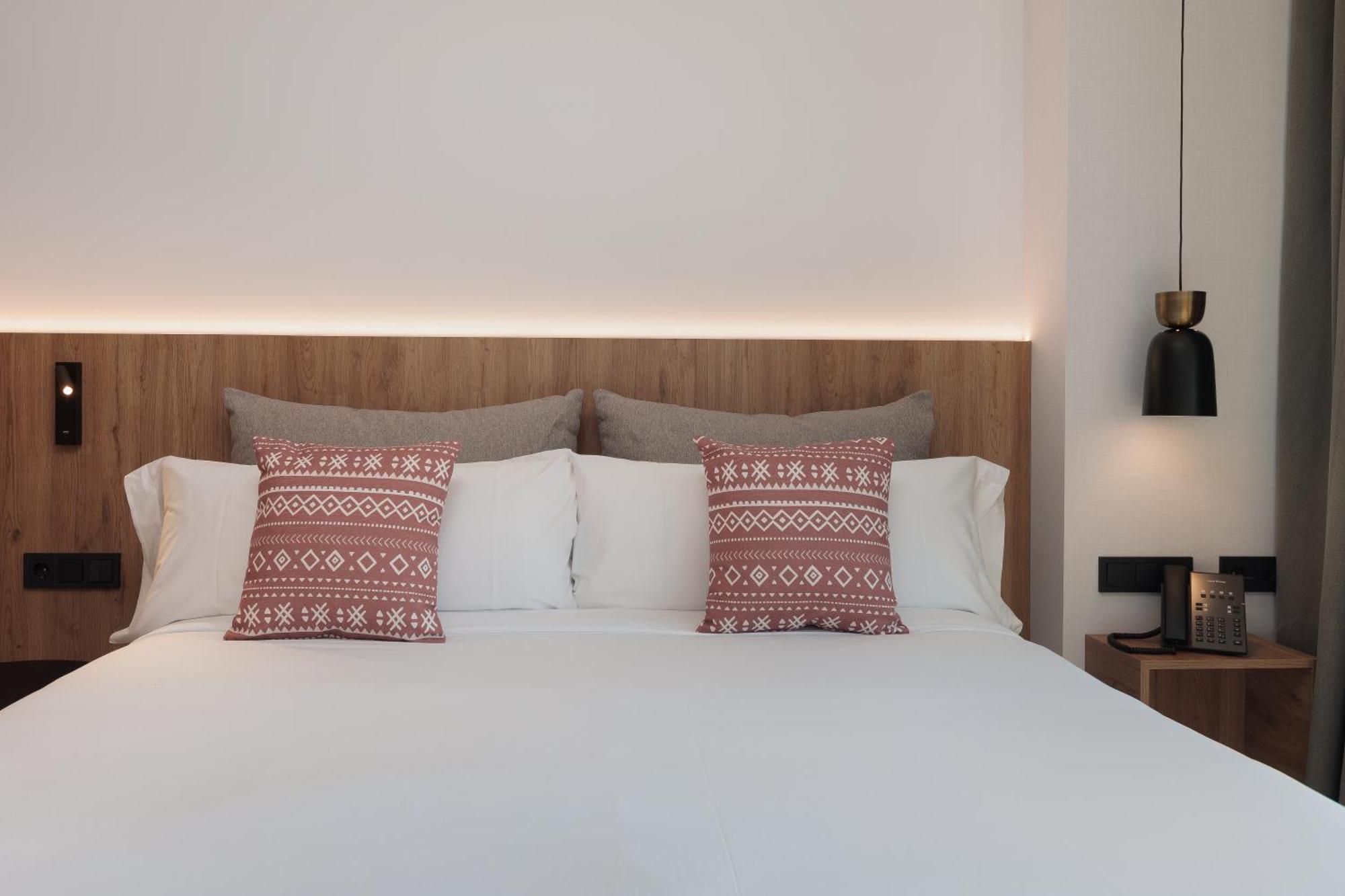 Tembo Barcelona Hotel Sant Adria de Besos Buitenkant foto